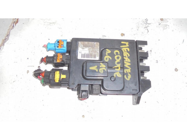 Pojistková skříňka 243800010R Renault Megane III 2012