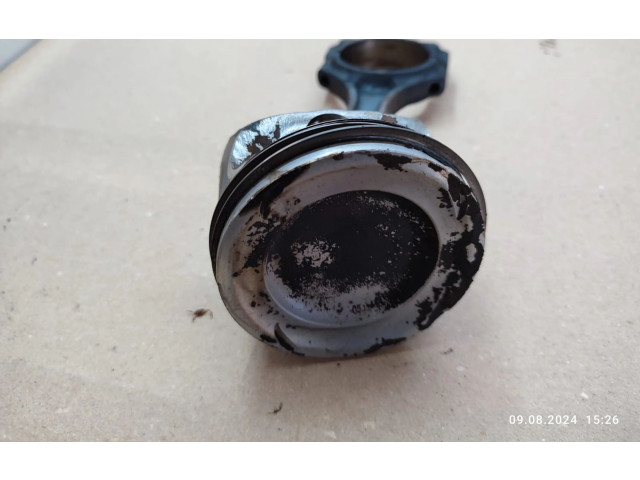 Píst Mercedes-Benz C W205 M274,920