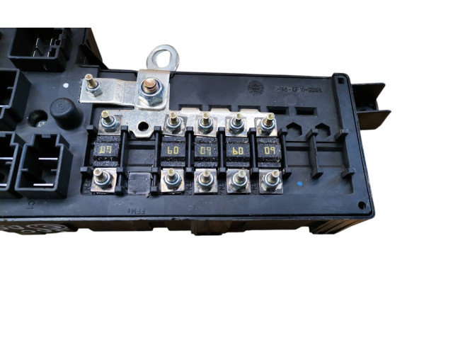 Блок предохранителей 8637841, 518323324 Volvo S60