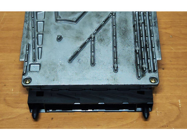 Блок управления двигателя 0281010319, 08667710A Volvo V70
