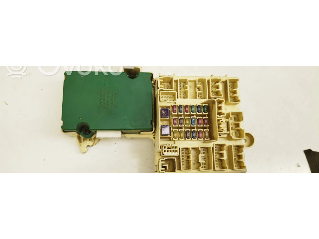   Pojistková skříňka    Lexus  200-300 2001