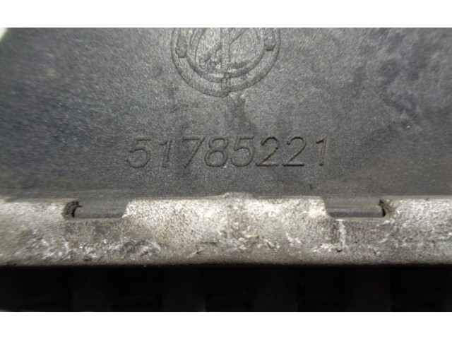 Интеркулер 51785221, 51935323 Fiat Linea