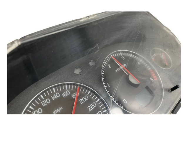 Панель приборов 30746102, 69594700T   Volvo V70       