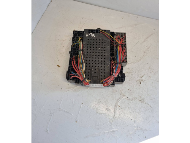 Блок предохранителей    08696098, 02W432   Volvo V70