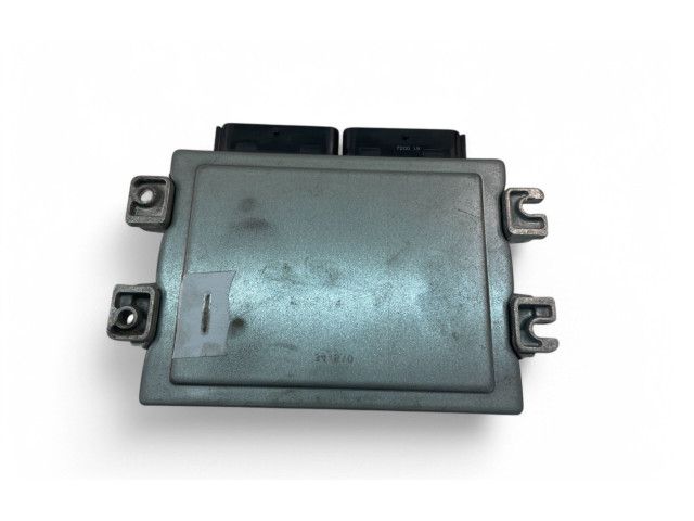 Блок управления двигателем Блок управления S118303156A, 8201051558   Dacia Logan II