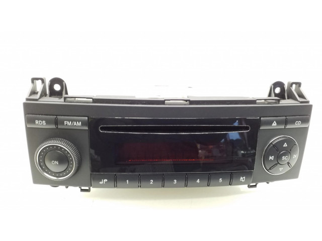 Радио/ проигрыватель CD/DVD / навигация