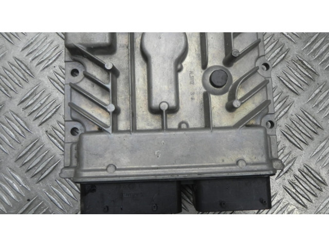 Блок управления двигателя 55591495   Opel Astra J