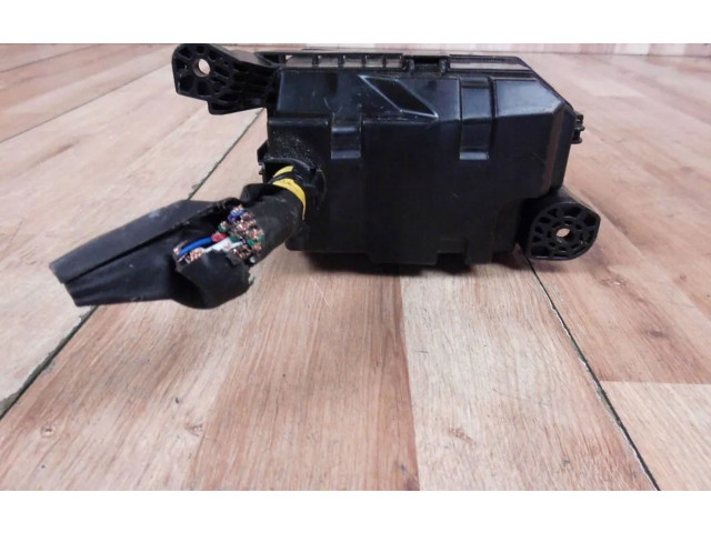 Блок предохранителей 8100A116 Mitsubishi Outlander