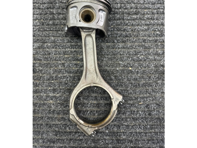 Поршень с шатуном Jeep Grand Cherokee