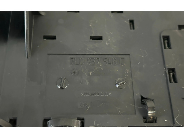 Pojistková skříňka 7L0937548C Audi Q7 4L 2011