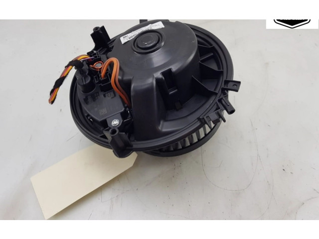 Вентилятор печки 5WB819015A, 5Q11819021H Volkswagen Caddy