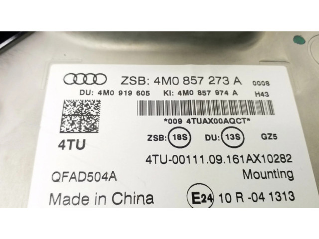 Радио/ проигрыватель CD/DVD / навигация