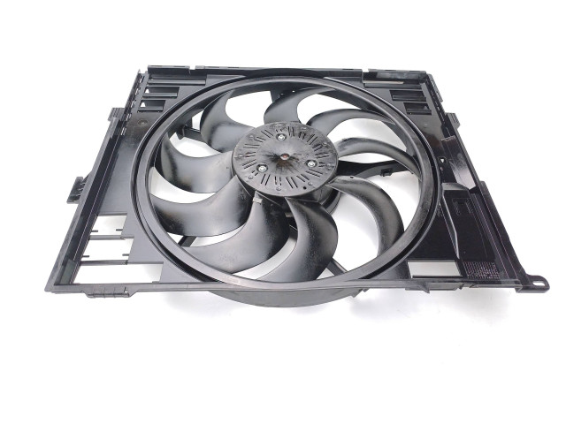 Вентилятор радиатора     7649150, 8626114    BMW i8 