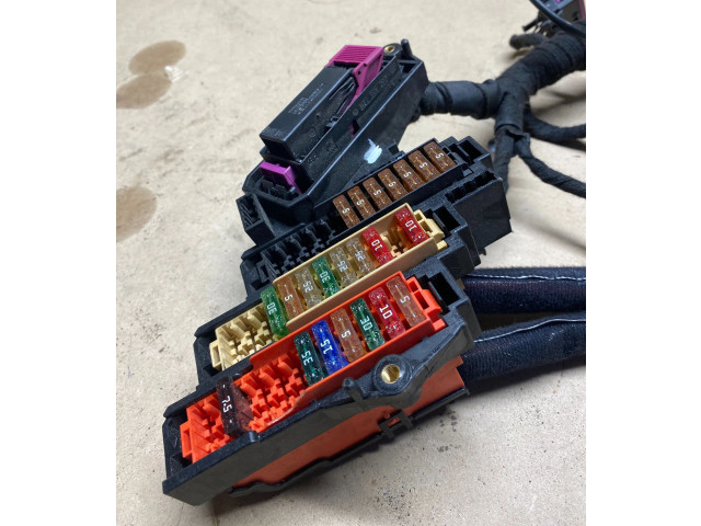   Pojistková skříňka 4E0906230, 4E0941817   Audi Q7 4L 2014