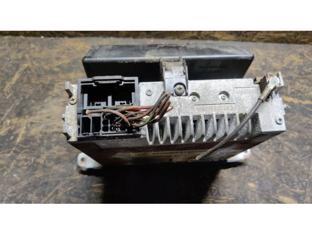 Радио/ проигрыватель CD/DVD / навигация