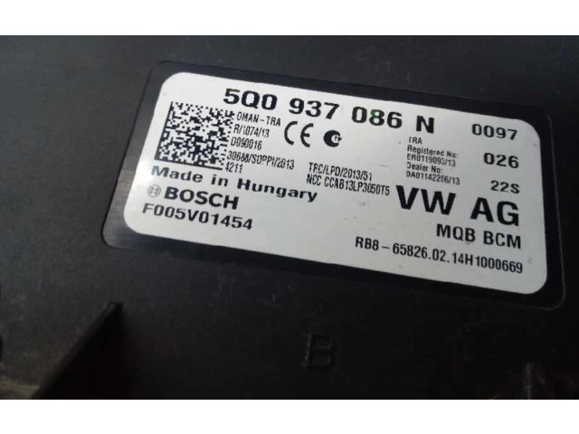 Блок комфорта 5Q0937086N Skoda Octavia Mk3 (5E)