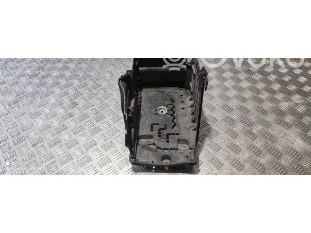 Блок предохранителей  30683987   Volvo S80    