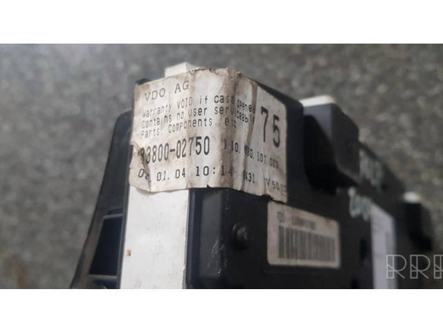 Přístrojová deska Toyota Corolla E120 E130 2004 8380002750