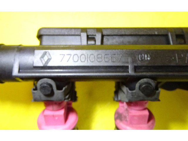 Топливная рампа 7700109066, 7700108667   Renault Clio II  