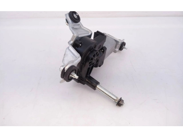 Моторчик заднего дворника 8611037000    SsangYong Korando