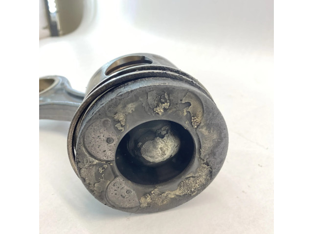 Поршень OM 642.930 A6420304120, A6420303420 Mercedes-Benz S W221 для дизельного двигателя 3.0