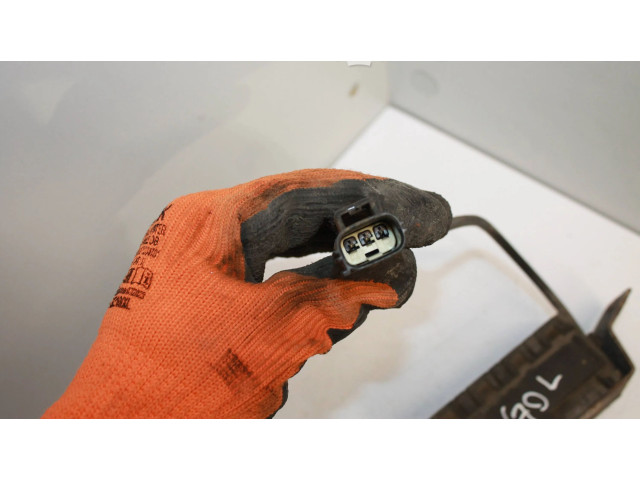 Моторчик стеклоочистителя Volvo V70