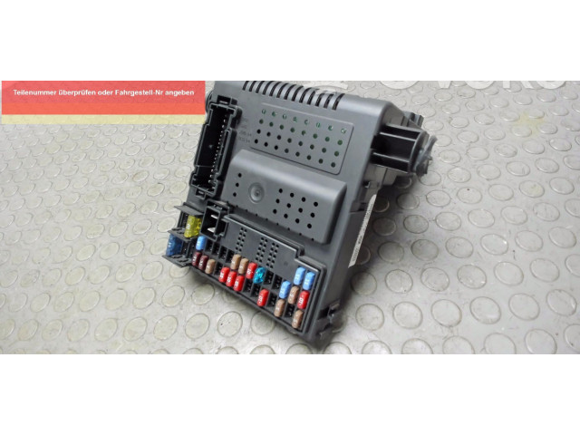 Блок предохранителей 30682981 Volvo S60