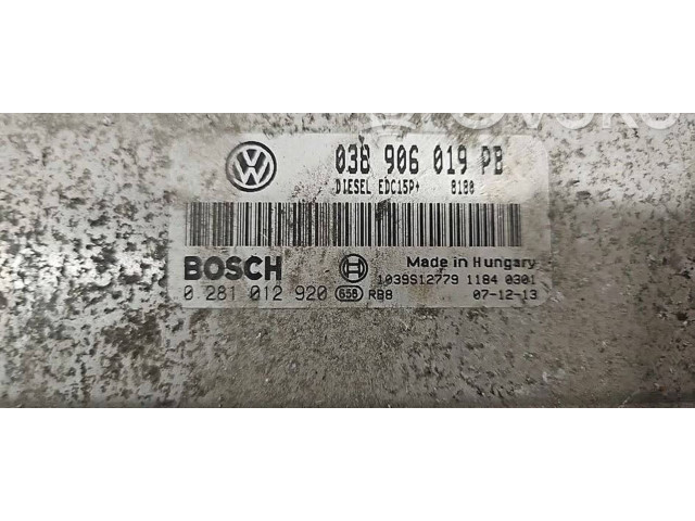 Блок управления двигателя 038906019PB, 1039S12779 Skoda Octavia Mk1 (1U)