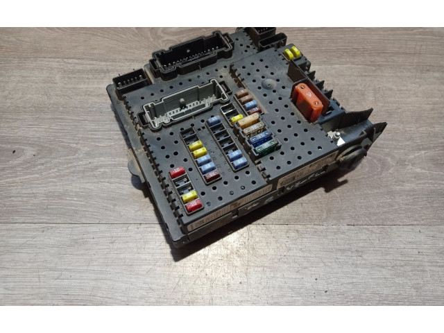 Блок предохранителей 28017881, 30728512 Volvo V70