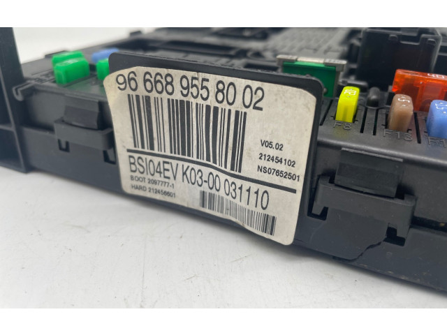 Блок предохранителей 966689558002   Peugeot 5008    