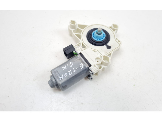 Моторчик заднего дворника 4K0959801    Audi e-tron