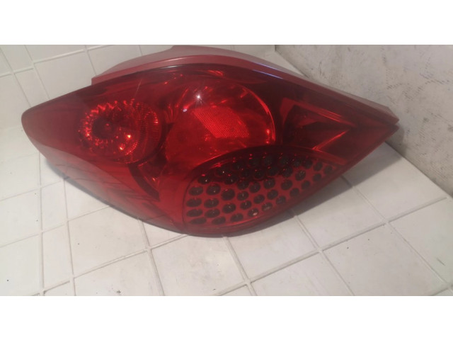 Задний фонарь правый сзади 964998668002, VP5PFX13N005AA    Peugeot 207   
