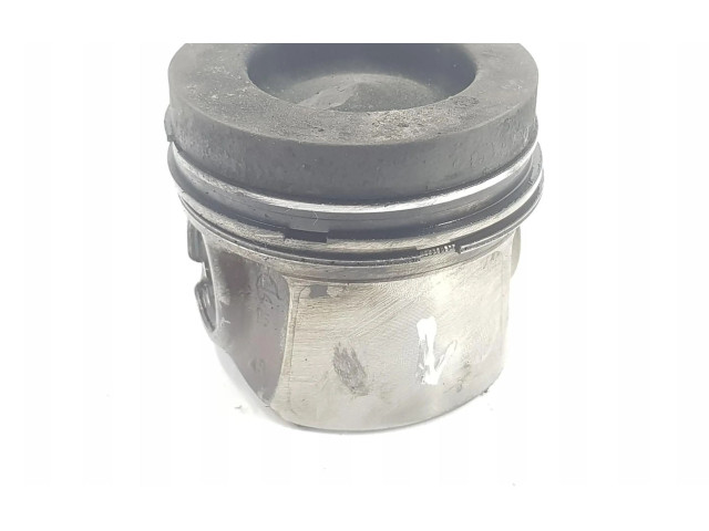 Píst 04L107065D, 1111AA   Skoda Superb B6 (3T)  pro naftový motor 1.6  