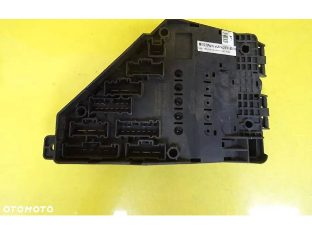 Блок предохранителей Rover 25