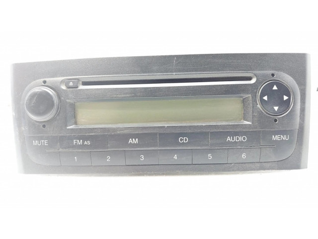 Радио/ проигрыватель CD/DVD / навигация