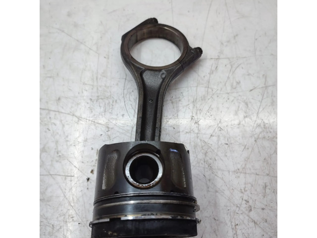 Píst Land Rover Range Rover L322 pro naftový motor 3.0