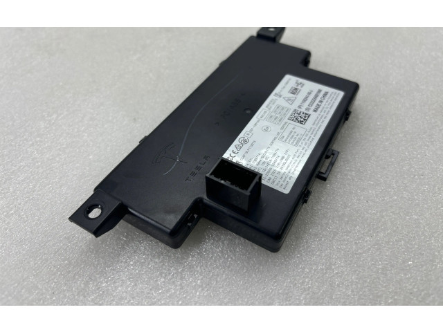 Блок управления 110024100J, ED322354001968 Tesla Model 3