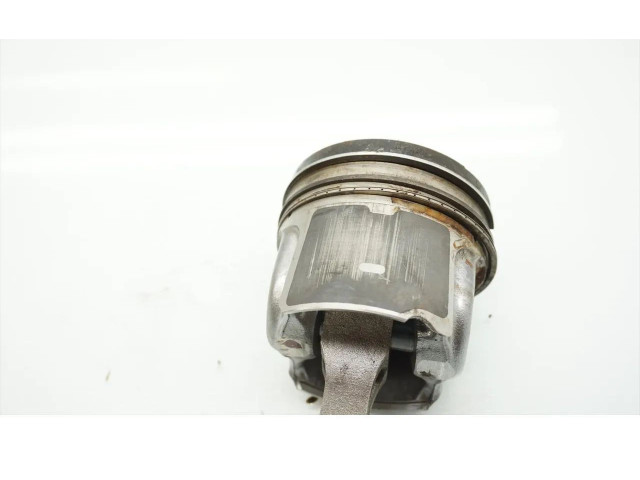 Píst    Ford Transit Custom     