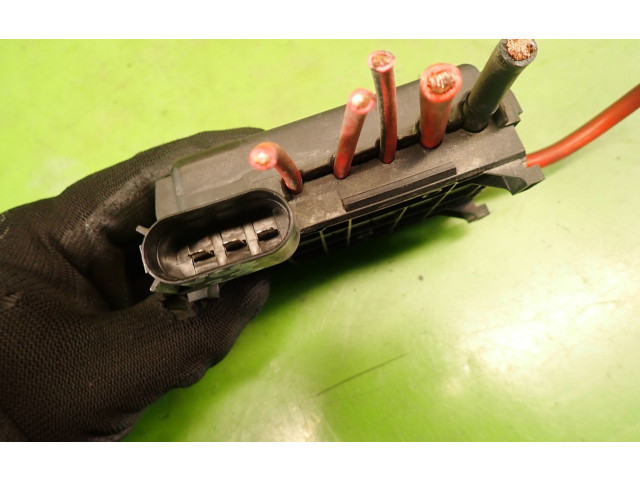 Блок предохранителей 1J0937550AB Skoda Octavia Mk1 (1U)