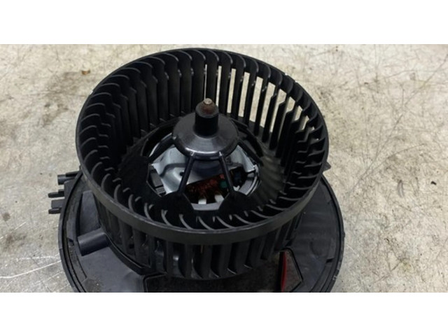 Вентилятор печки    5WB819021A   Volkswagen Touran III