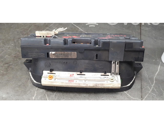 Панель приборов 87001262 Volkswagen Golf III