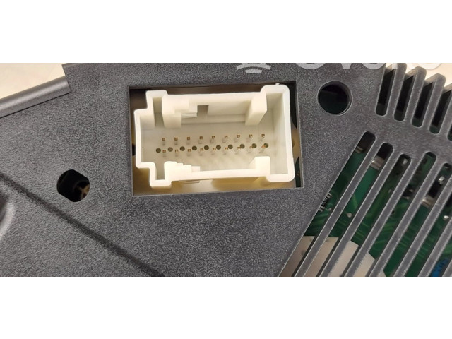 Панель приборов 1695408647, 1695404348   Mercedes-Benz A W169       