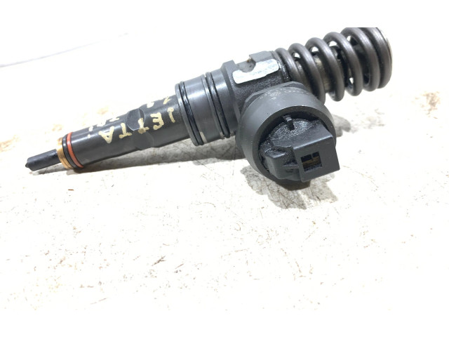 Форсунка 038130073AG    Volkswagen Jetta V   