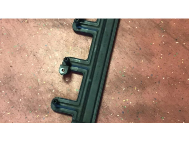 Vstřikovací lišta 1440318 BMW 5 E39 pro benzínový motor 2.5