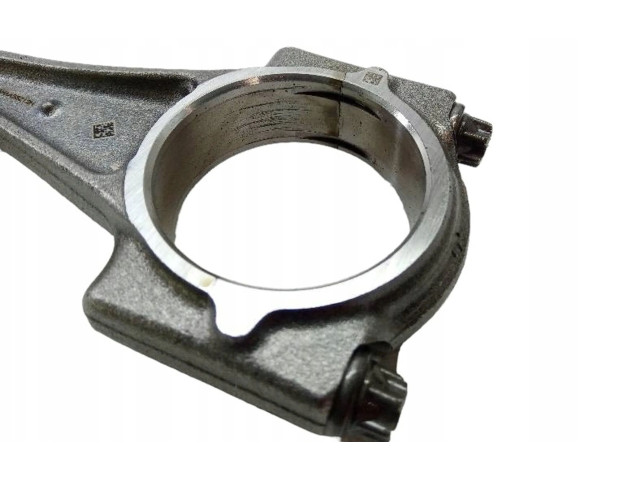  Поршень с шатуном  SKYACTIV  Mazda 3  