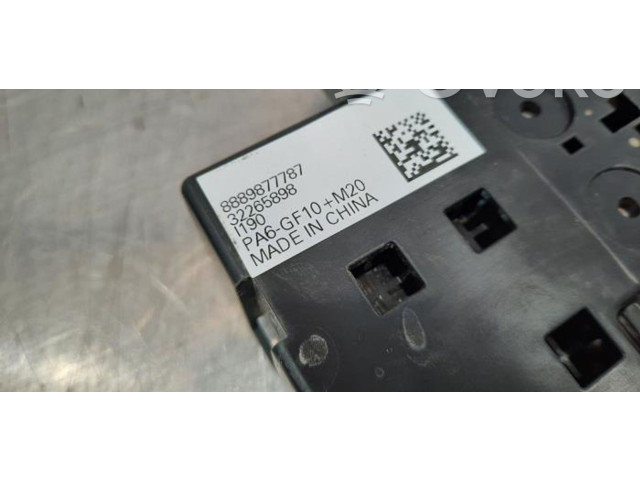 Блок предохранителей 32265898 Volvo XC40