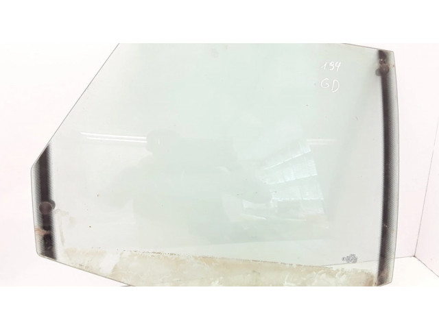 Основное стекло задних дверей