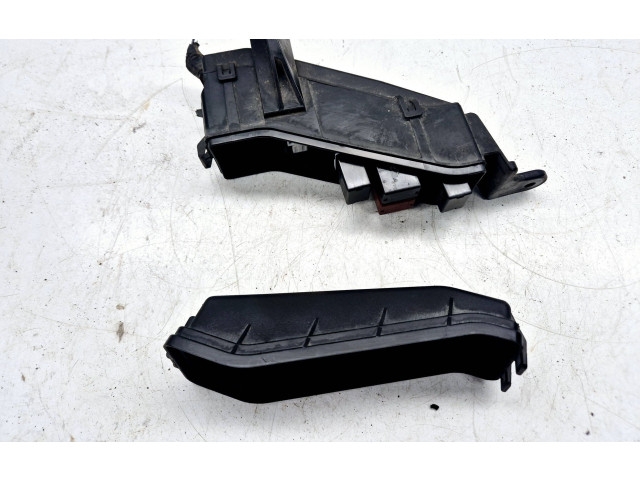 Блок предохранителей 8266253030   Lexus IS 200-300    