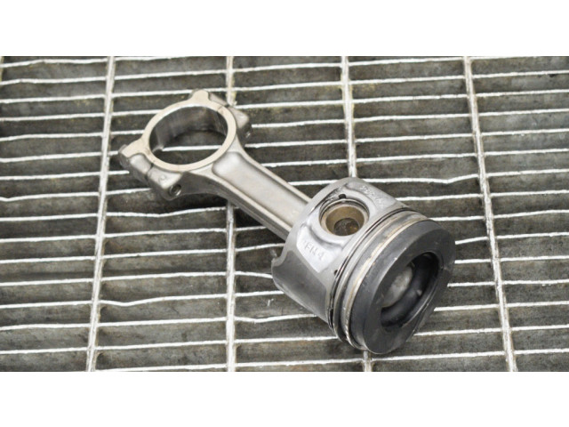 Поршень 120A18001R, 7701475074 Renault Clio IV для дизельного двигателя 1.5