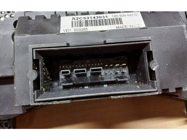 Панель приборов 1Z0920842D, 053285   Skoda Octavia Mk2 (1Z)       